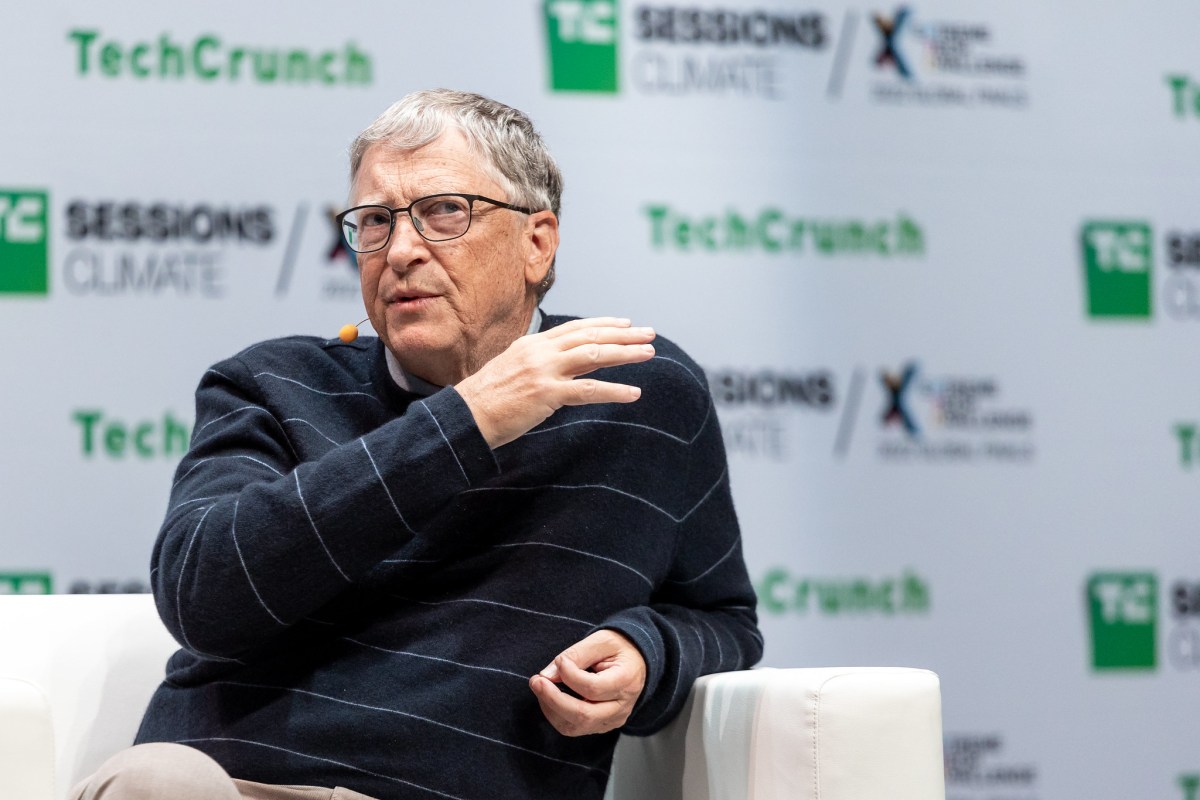 bill gates de xuat thue robot va bao luu cong viec cho con nguoi de giam tac hai ai
