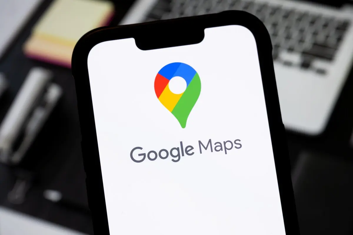 google maps bo sung tinh nang ai tro ly dat an dat khach san va mua ve
