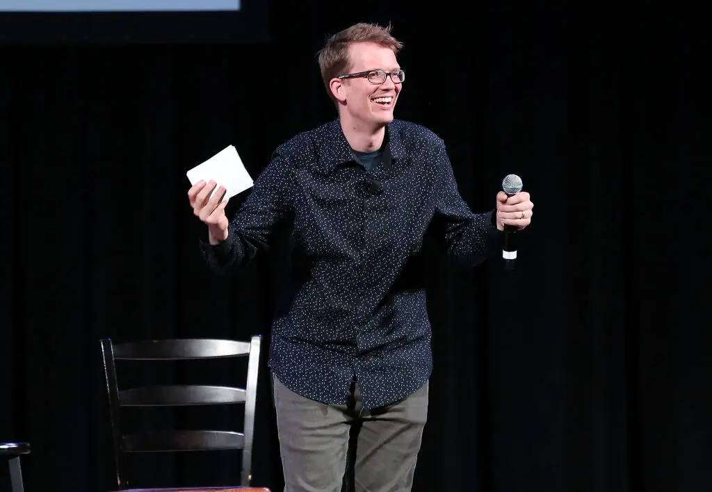 Hank Green thừa nhận việc lạm dụng AI gây hại cho sức khỏe tinh thần 1 hank green thua nhan viec lam dung ai gay hai cho suc khoe tinh than