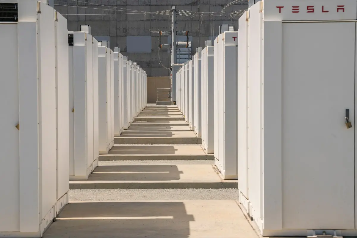 spacex chi 329 trieu mua tesla megapack cho trung tam du lieu